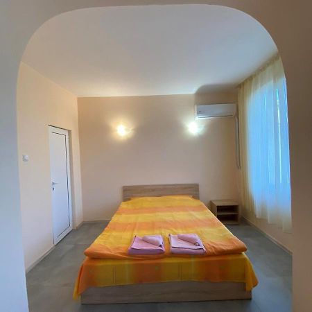 Hostel Shabla Exterior photo