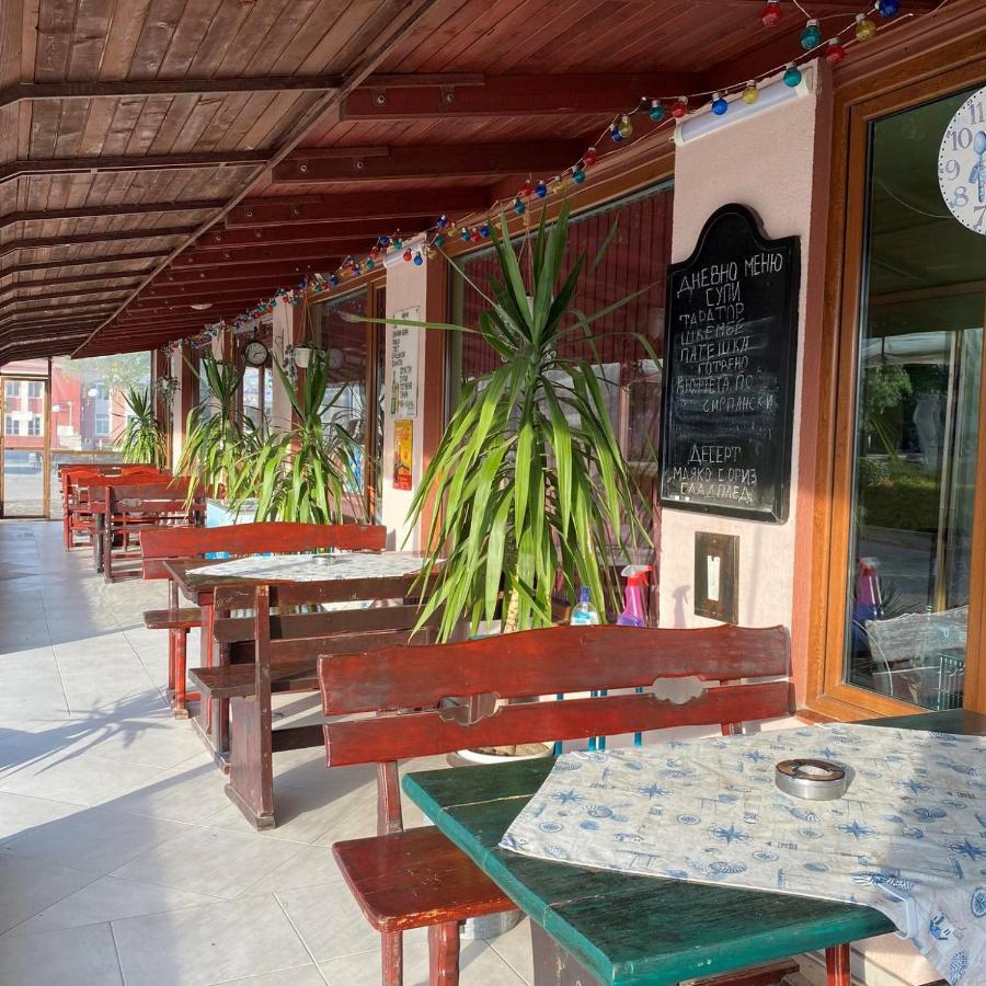 Hostel Shabla Exterior photo